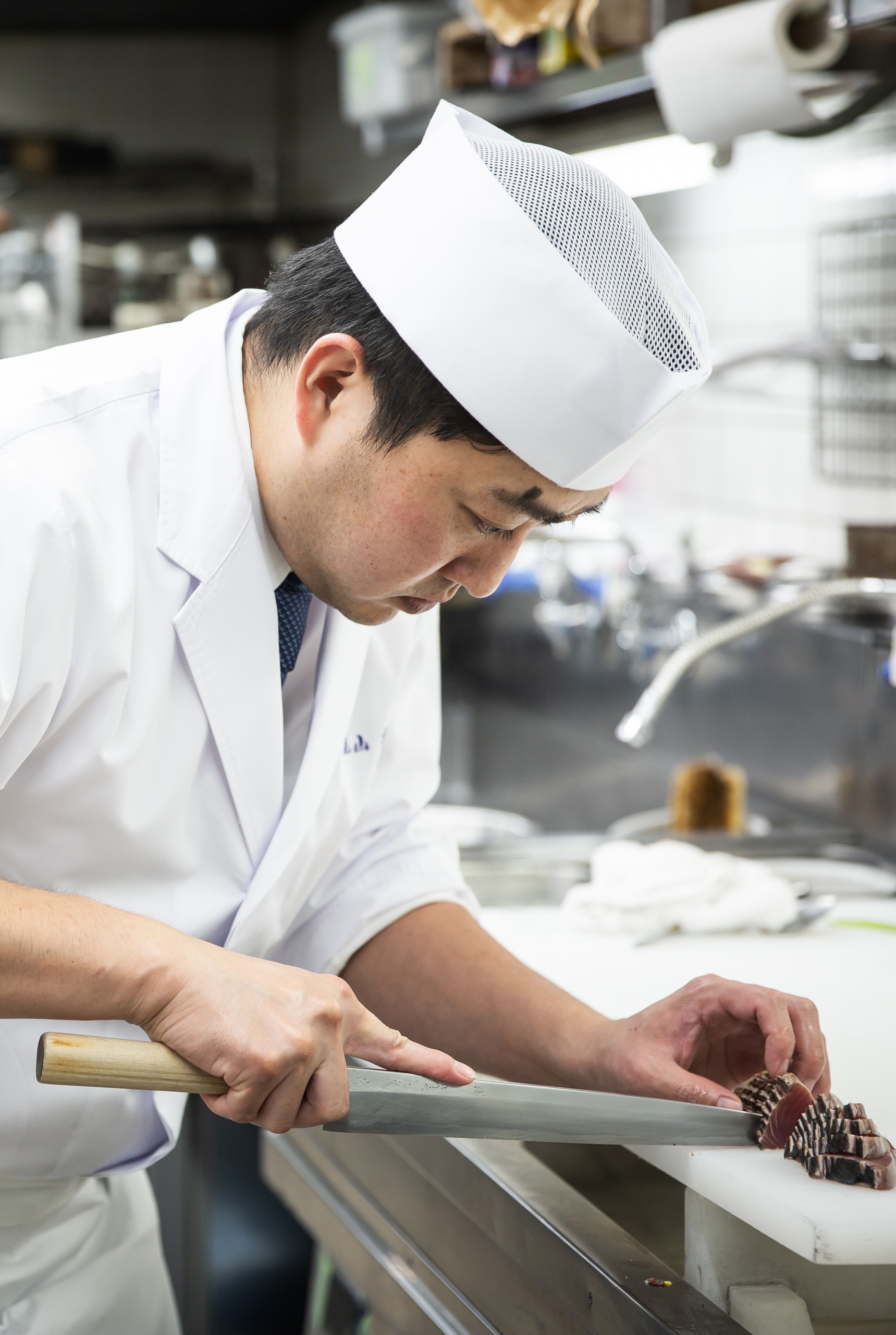 日本料理ならではの旬の素材を存分に生かした懐石料理をお楽しみ下さい。